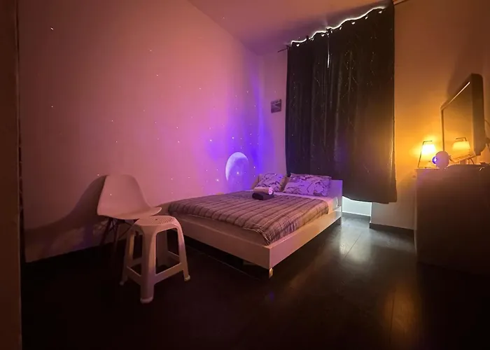 Homestay Delight 1st Door *